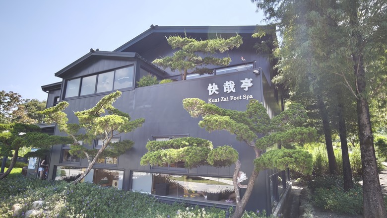 我們家的三天兩夜南投之旅 - 頂級民宿秋山居 / 春秋山林 / 埔里汶米食坊 / 妮娜巧克力城堡 / 七里香甕窯雞 / 日月潭大淶閣飯店 / 日月行館星空酒廊 / 蠻荒咖啡