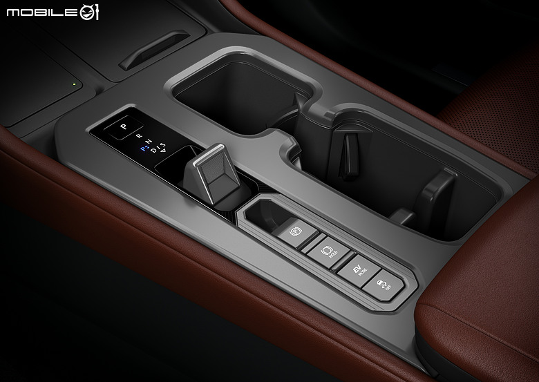【海外新訊】Lexus NX小改款亮相，新增2.0升油電、新內裝大螢幕上身！