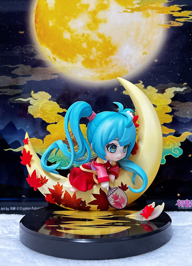【開箱】初音未來 月西江 - 暮秋楓音沁心弦，皓月楓紅映滿江！