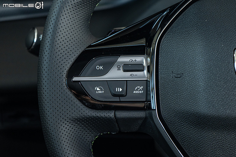 Peugeot 408 小改款試駕|帥只是基本,開過更懂它的動人!