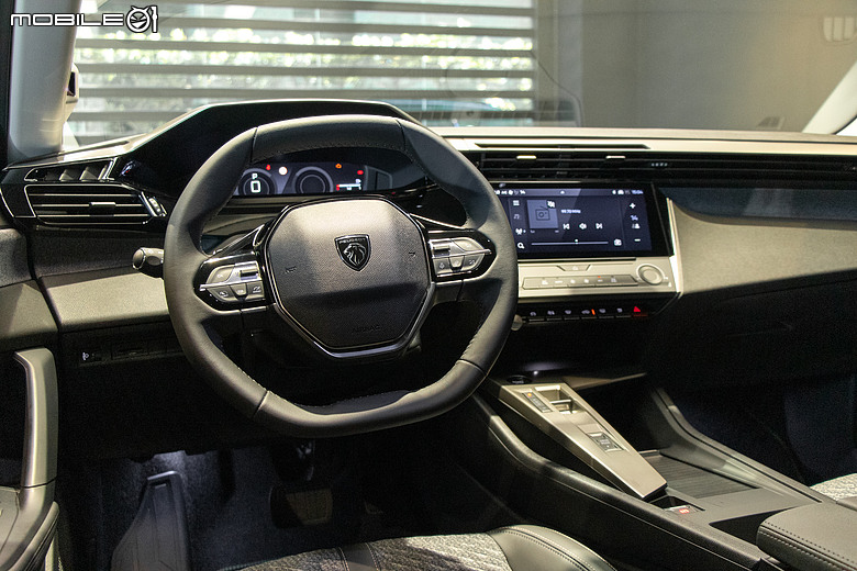 【採訪】Peugeot 408小改款上市,三車型、123.8萬元起!