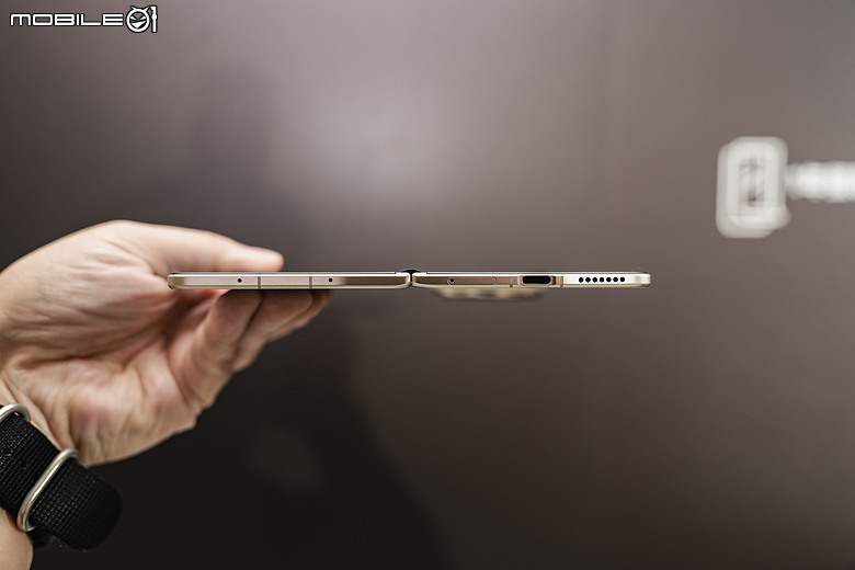 HONOR Magic V6 首款旗艦摺疊在台上市,售價 65,990 元