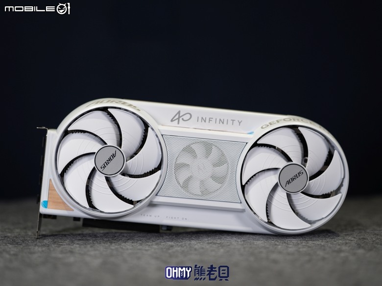 木紋 x 白色 美學！技嘉AORUS RTX5080 INFINITY WOOD