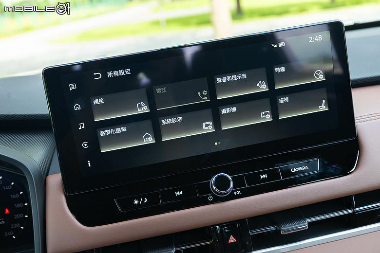 Mitsubishi 第四代小改款 Outlander 試駕｜四驅、5+2人座通通有，頂規直接給你大滿配！