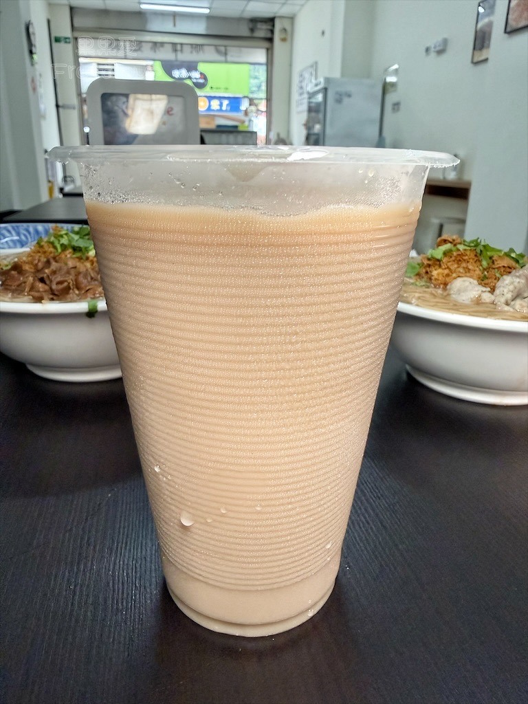 在地30年三代傳承麵線老店!必吃招牌蛋酥大腸、肉羹麵線,寵物友善
