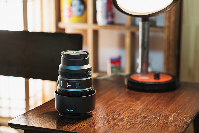 點我看大圖 7Artisans AF 135mm F1.8 MAX 開箱|價格親民的空氣切割鏡