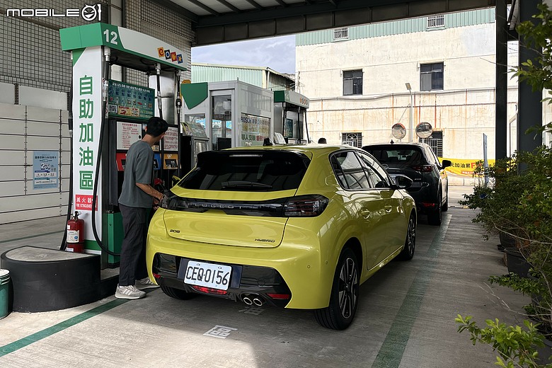 Peugeot 208 Hybrid 一桶油環島實戰|866公里平均油耗19.9km/L達成!
