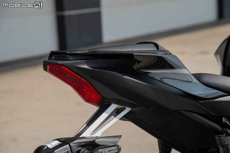 2026 YAMAHA YZF-R7賽道試駕｜不只換造型加電控！操駕體質全面進化的完美玩樂車！