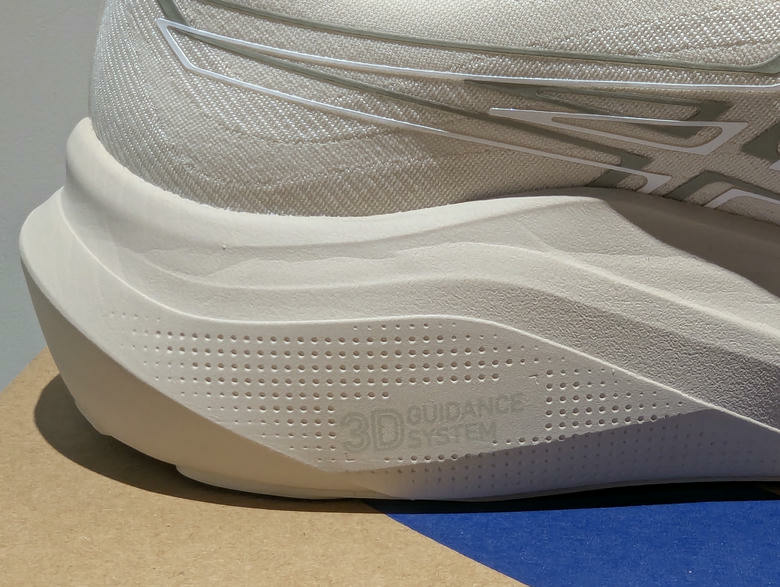 【小氣開箱】ASICS基礎跑鞋GT2000 14代 (中秋烤肉吃多了的贖罪補償)