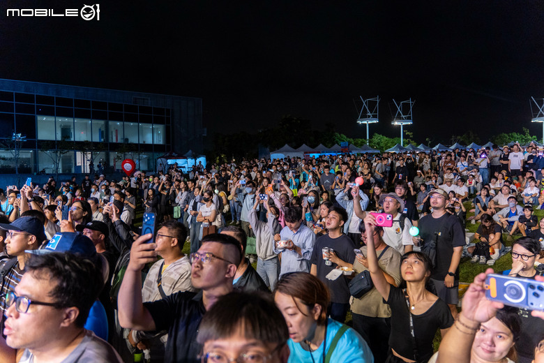 Gogoro 快閃太空城「百 GO 夜行」電翻桃園，告五人＆范逸臣輪番開唱，大獎 SpaceX 股票抱回家！