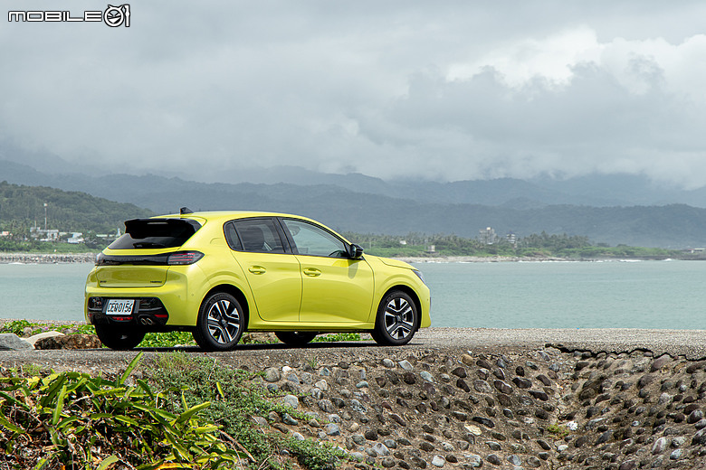 Peugeot 208 Hybrid 一桶油環島實戰|866公里平均油耗19.9km/L達成!