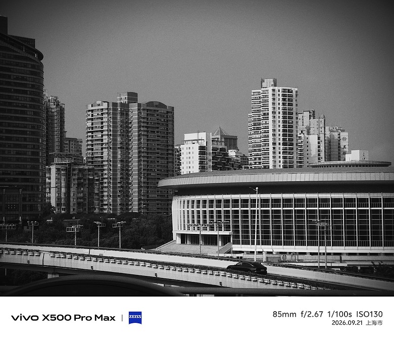點我看大圖 vivo X500 系列三機齊發|天璣 9600 Pro 加持、17EV 超高動態與 8000mAh 續航怪獸降臨