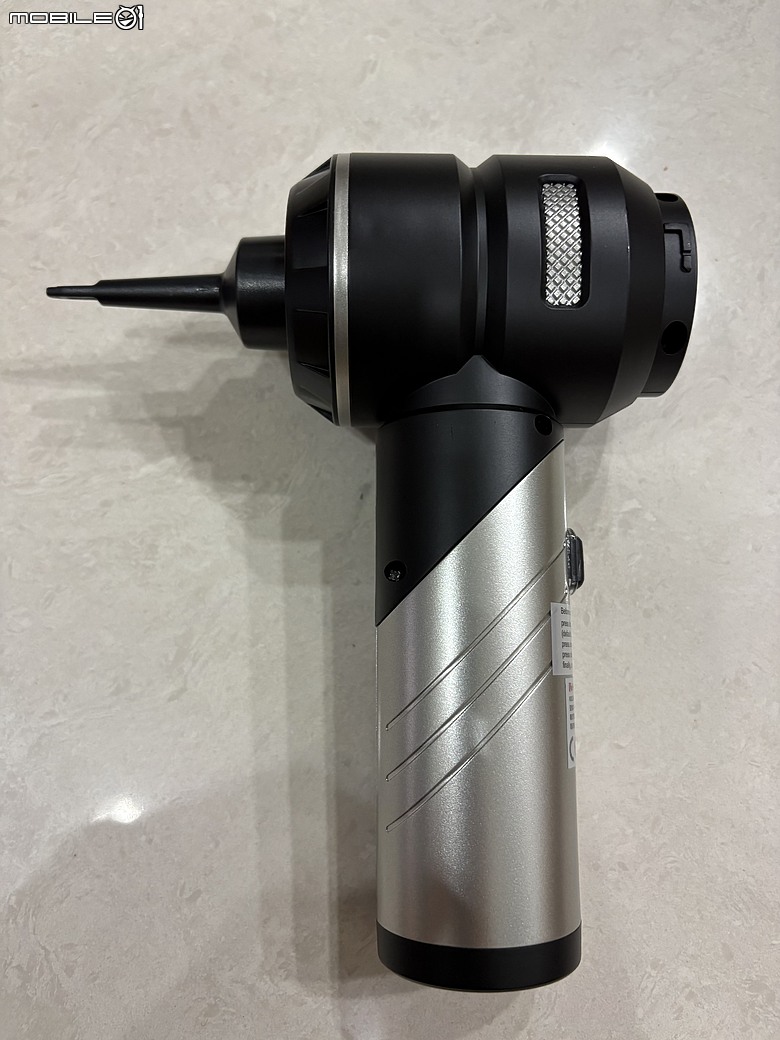 【開箱】小孩負責玩沙，我負責吸沙｜KOCA Dusty MINI 1 使用心得