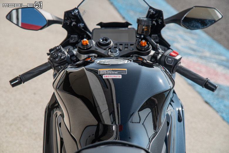 2026 YAMAHA YZF-R7賽道試駕｜不只換造型加電控！操駕體質全面進化的完美玩樂車！