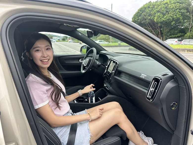 表妹以為Volvo展間只有車，其實不是