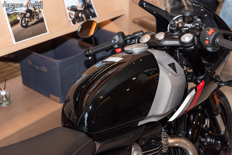 Triumph Thruxton 400試駕報告｜回到夢開始的地方