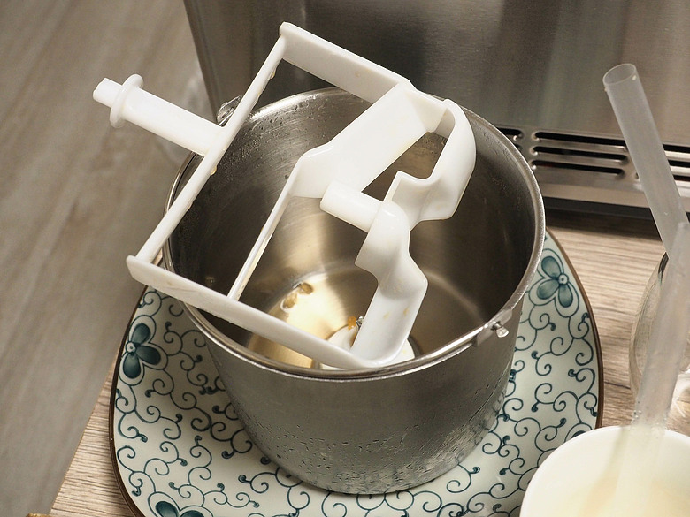 家用冰淇淋機 挑戰製作 4 種類型冰淇淋！