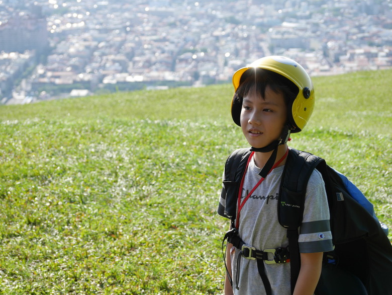 小學生也可以飛上天!埔里虎頭山飛行傘體驗