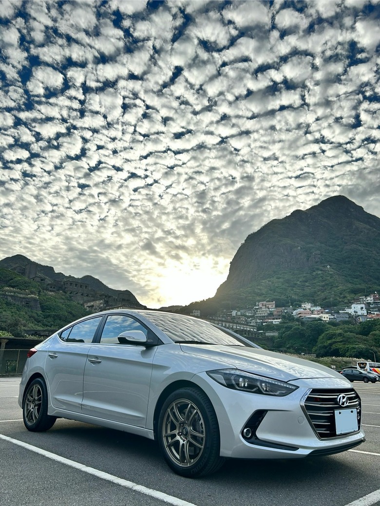 Hyundai Elantra 關箱文