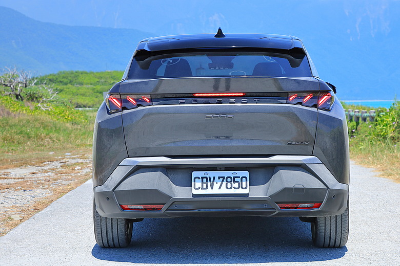 點我看大圖 (映像旅行) 在花蓮來場南法輕旅行 feat.PEUGEOT 3008、CITROËN C5 AIRCROSS
