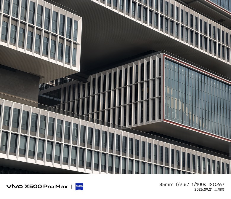 點我看大圖 vivo X500 系列三機齊發|天璣 9600 Pro 加持、17EV 超高動態與 8000mAh 續航怪獸降臨