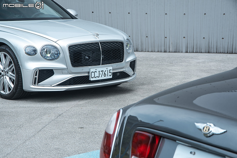 老派機械與電氣化時代的相遇｜Bentley Arnage T與Flying Spur Hybrid