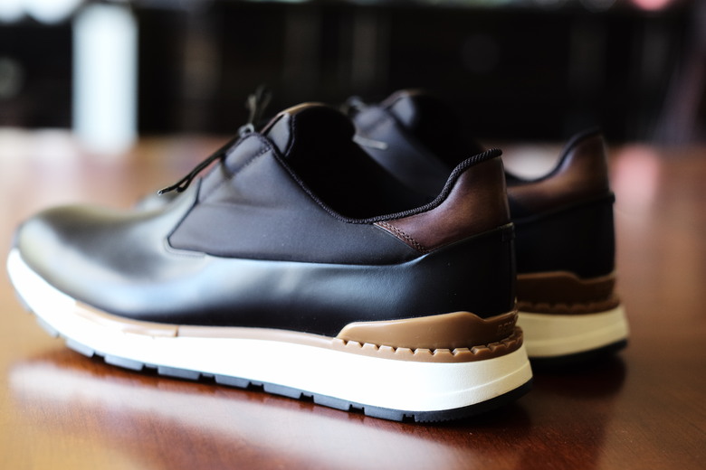 點我看大圖 懶人鞋:Zegna Triple Stitch vs. Berluti Fast Track Slip On