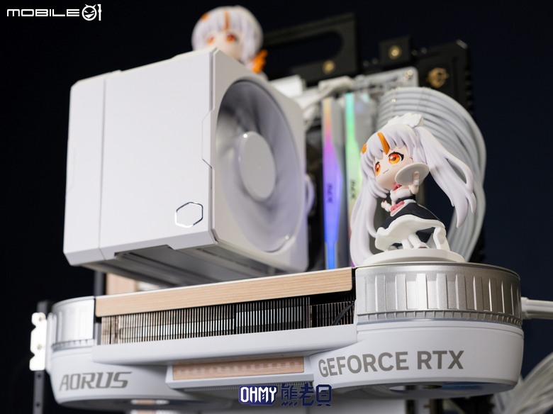 木紋 x 白色 美學！技嘉AORUS RTX5080 INFINITY WOOD