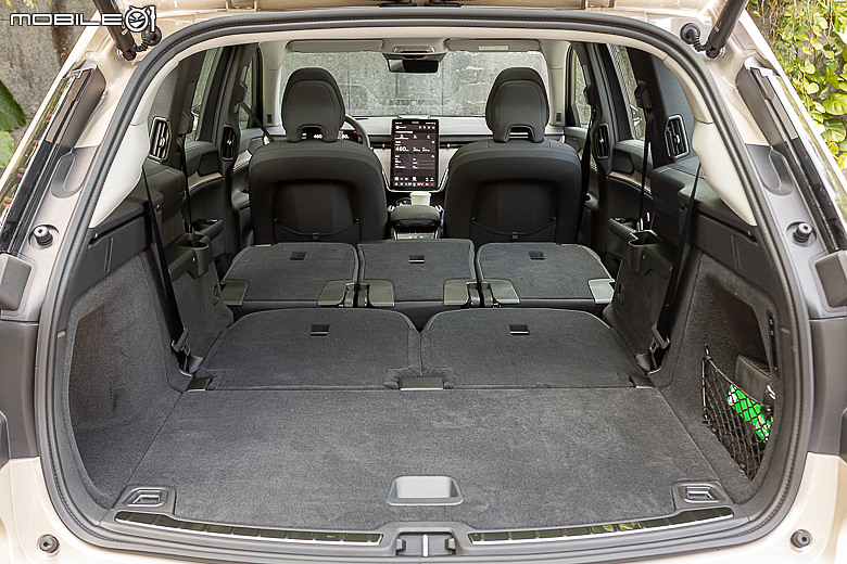 Volvo EX90 試駕|以北歐氛圍重新定義旗艦,引領品牌邁入新世紀的純電七人休旅!