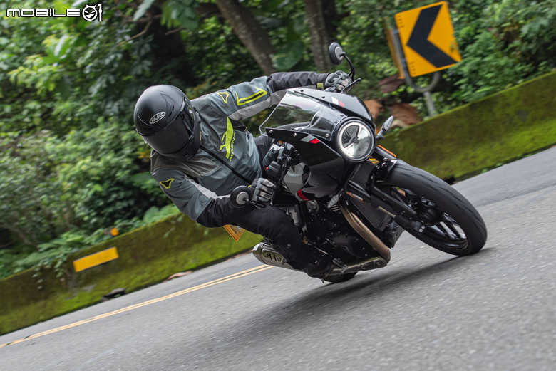 Triumph Thruxton 400試駕報告｜回到夢開始的地方