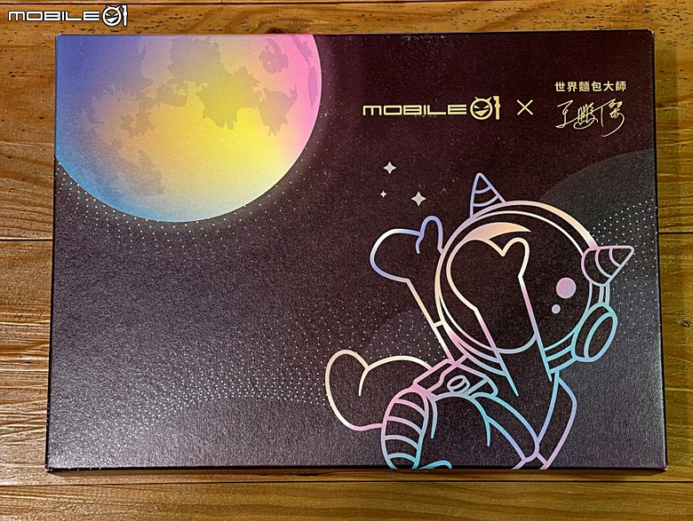 2026年 Mobile01 20週年紀念 x 王鵬傑 中秋禮盒開箱