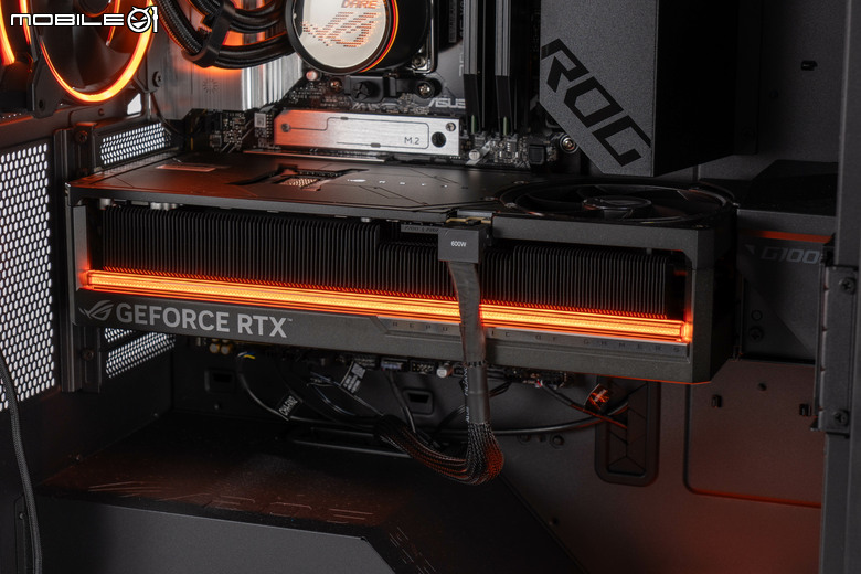 ROG G1000 電競桌機開箱 以獨特 AniMe Holo 投影燈效搭配優秀散熱設計的旗艦 PC