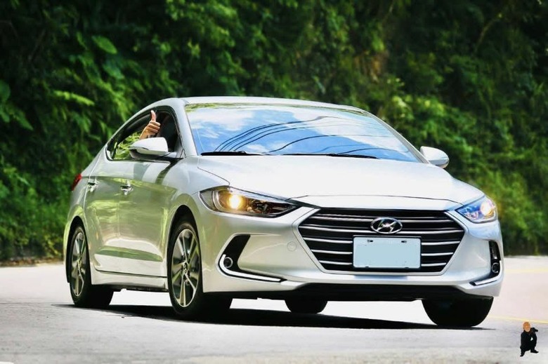 Hyundai Elantra 關箱文