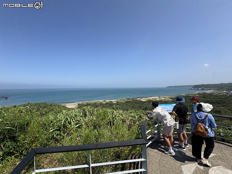 【北海岸親子踏青】走到台灣最北端上了一堂戶外課｜富貴角公園、老梅迷宮、綠石槽與富貴角燈塔