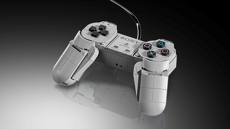 初代 PlayStation 變成樂高!近 1:1 比例還原,主機內藏《跑車浪漫旅》、《抓猴》彩蛋