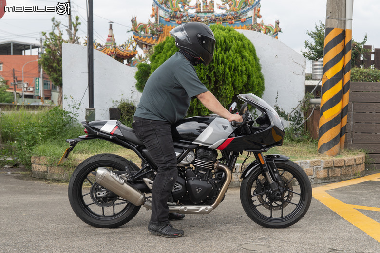 Triumph Thruxton 400試駕報告｜回到夢開始的地方