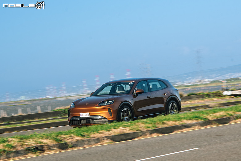 Porsche Cayenne S Electric 試駕|操控本色依舊,科技座艙更令人驚艷!