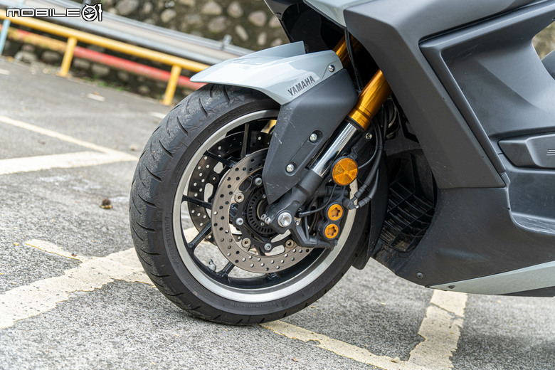 YAMAHA TMAX 560 TECH MAX 試駕｜羊皇無須多言，無可取代的王者