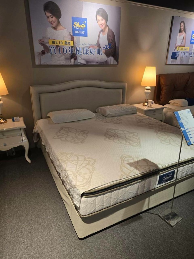 分享高雄5間床墊試躺心得 睡眠王國/德泰/仙度瑞拉/德瑞克/老K