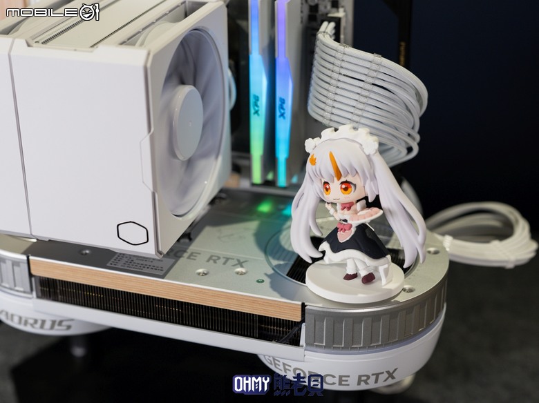 木紋 x 白色 美學！技嘉AORUS RTX5080 INFINITY WOOD