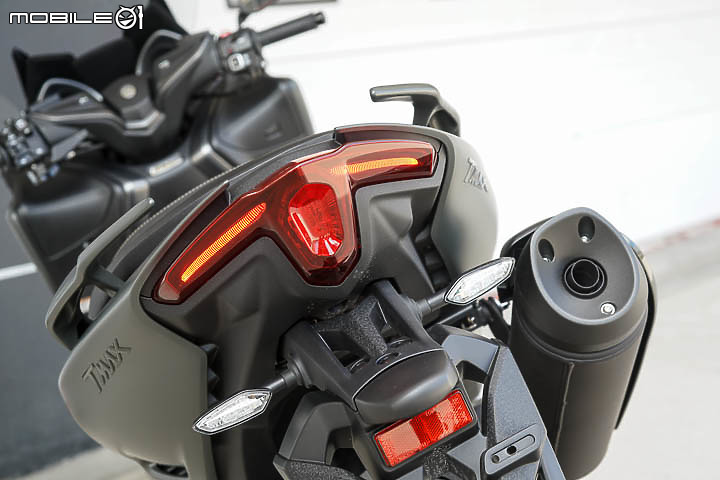 YAMAHA TMAX 560 TECH MAX 試駕｜羊皇無須多言，無可取代的王者