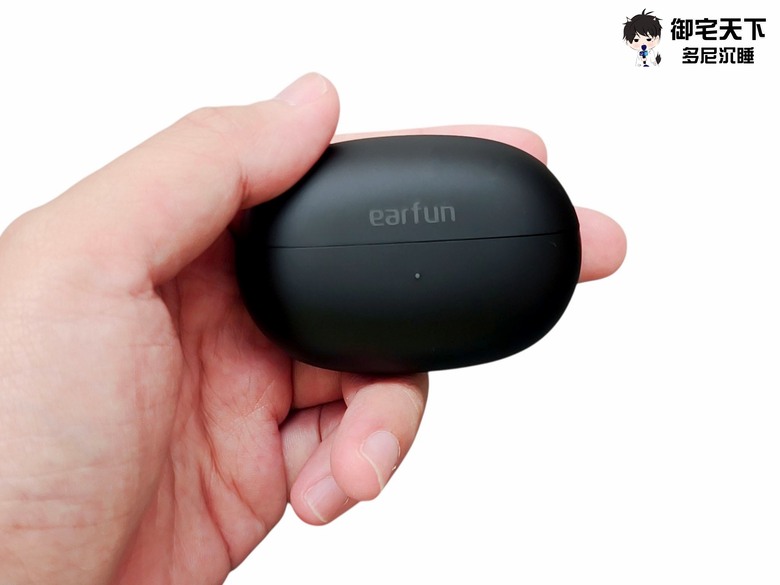 開箱|Earfun Clip 2 開放式耳夾藍牙耳機 - 親民價位又有規格配置,超好戴氣傳導耳夾式之作!