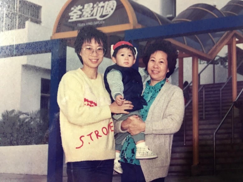 短髮為君剪，後來還是又留回長髮了。 😂