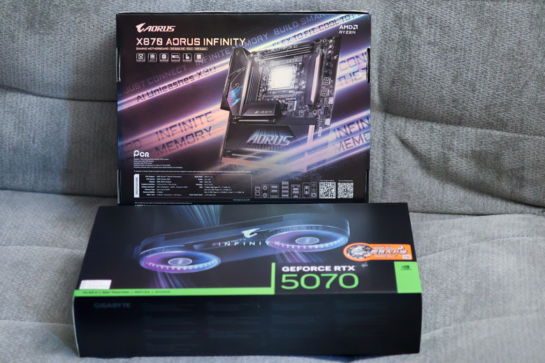 技嘉40周年限定紀念! X870 AORUS INFINITY與AORUS RTX 5070 INFINITY 12G開箱
