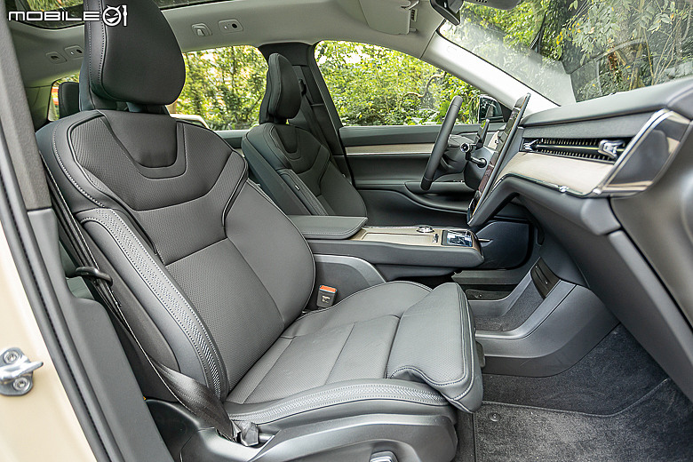 Volvo EX90 試駕|以北歐氛圍重新定義旗艦,引領品牌邁入新世紀的純電七人休旅!