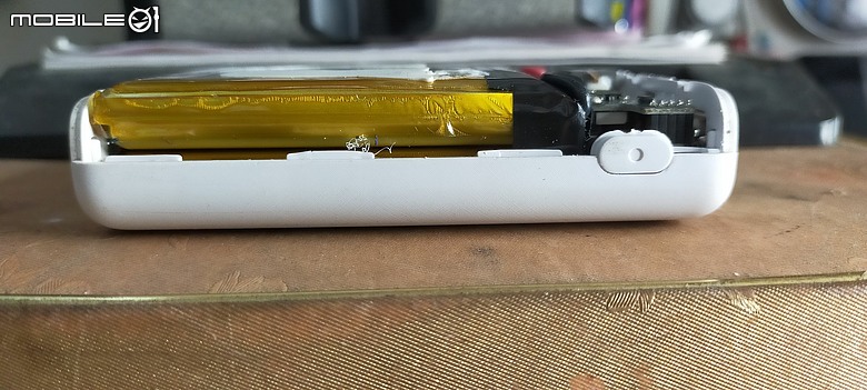請問看到行動電源C10QC曾有起火災情我該繼續用嗎?