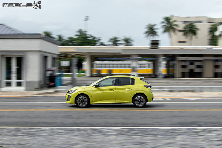 Peugeot 208 Hybrid 一桶油環島實戰|866公里平均油耗19.9km/L達成!