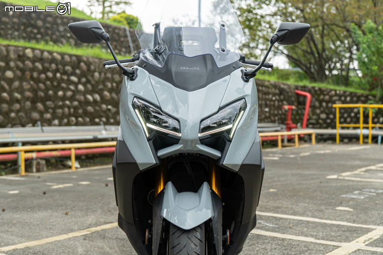 YAMAHA TMAX 560 TECH MAX 試駕｜羊皇無須多言，無可取代的王者