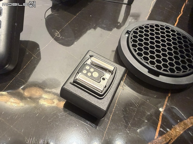[開箱] 擺脫硬梆梆死白光！入手金貝 JINBEI HD-2 MAX 圓頭閃燈：愛好者的第一台「高CP值補光神器」
