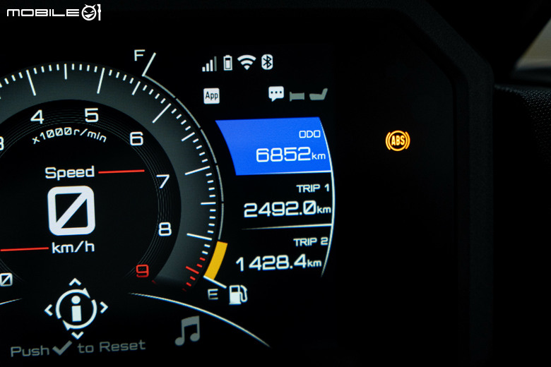 YAMAHA TMAX 560 TECH MAX 試駕｜羊皇無須多言，無可取代的王者